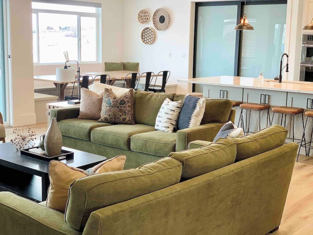 The Most Amazing home with theater, courts, hot tubs and more!