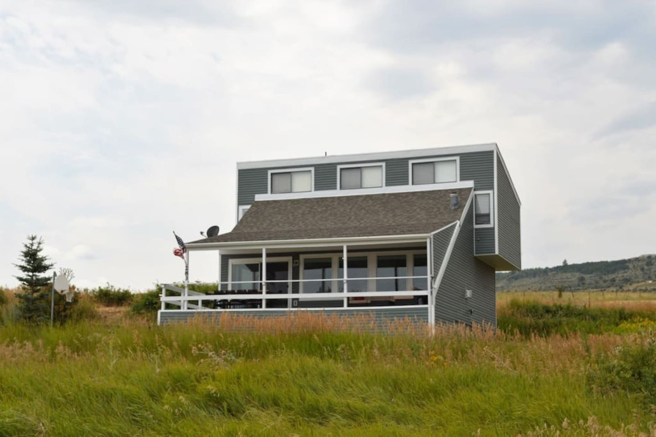 Majestic Cabin overlooking the Lake! 6