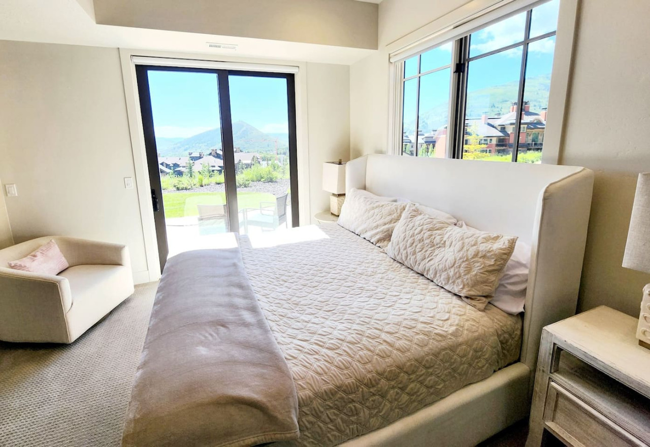 Stunning home with view for days 3