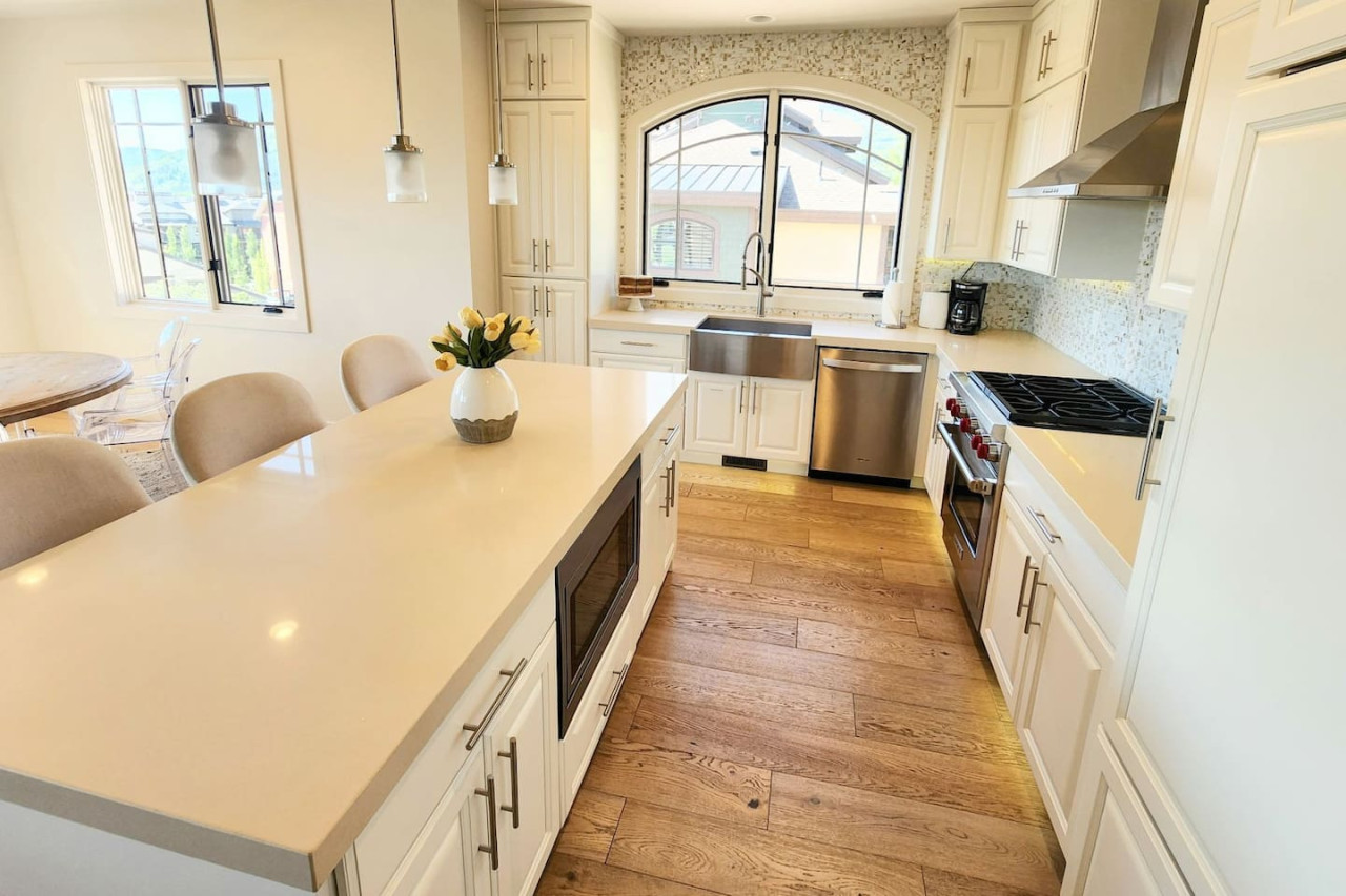 Stunning home with view for days 2