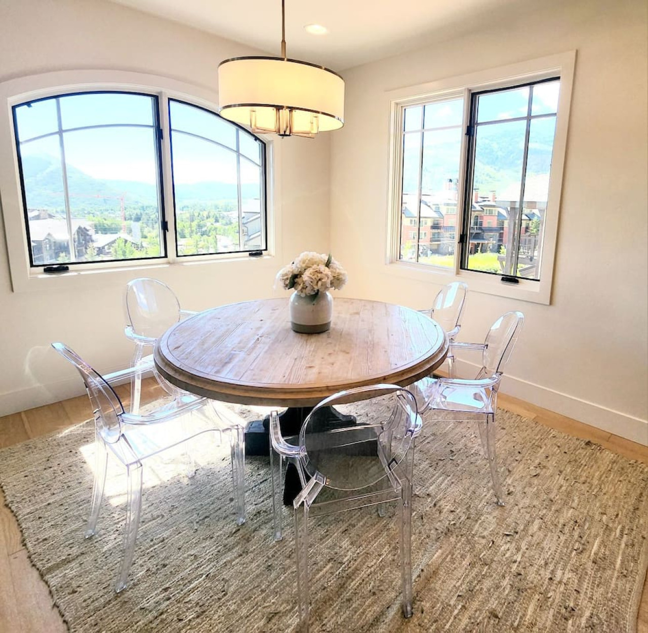 Stunning home with view for days 4