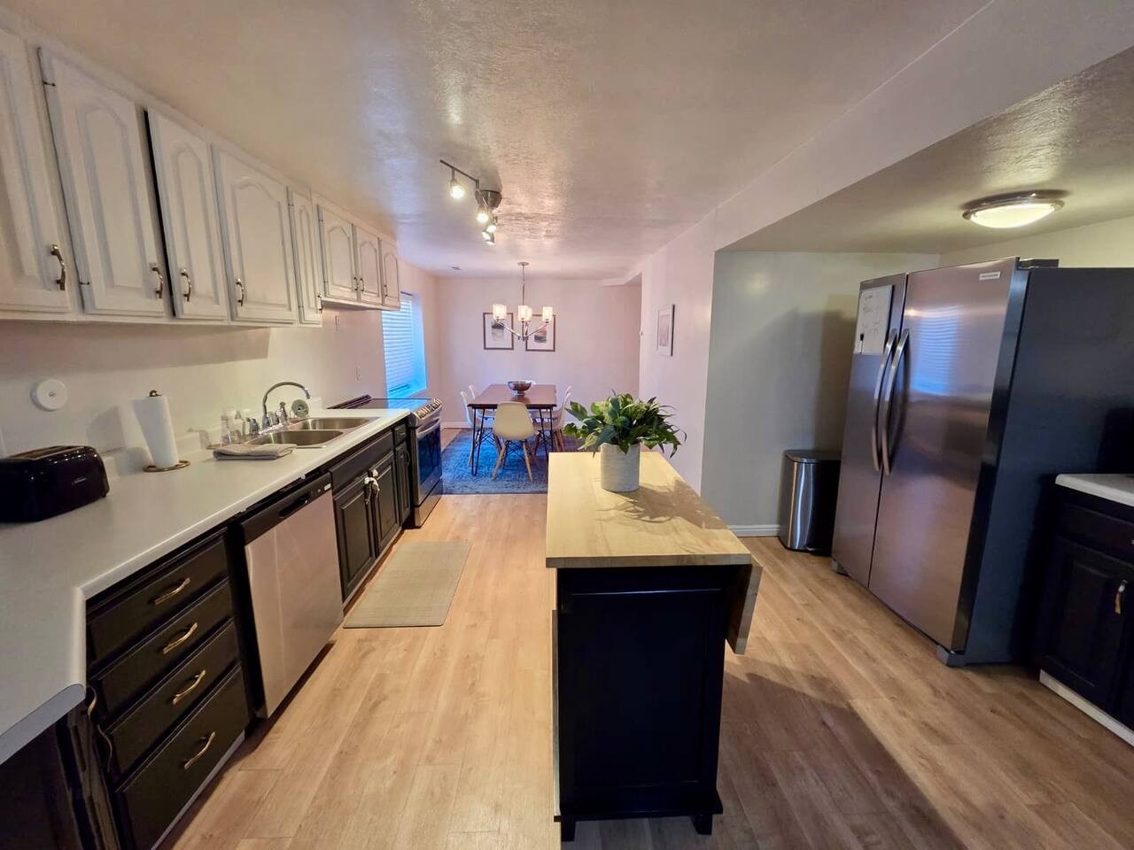 2BR Retreat | 15 Min to Downtown, 20 Min to Ski