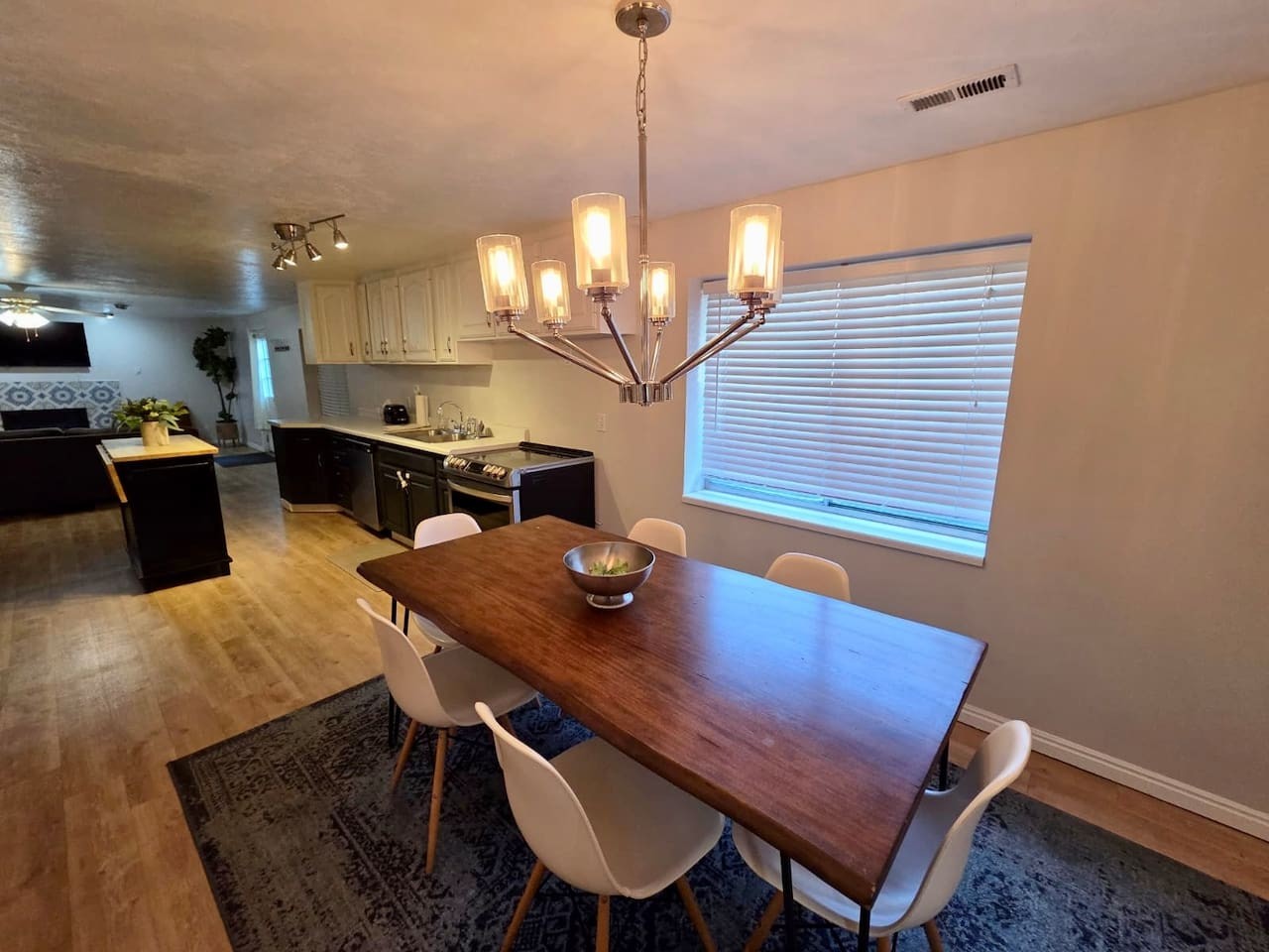 2BR Retreat | 15 Min to Downtown, 20 Min to Ski 5