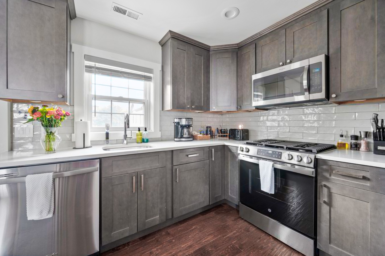 14 Thomas Apt 2