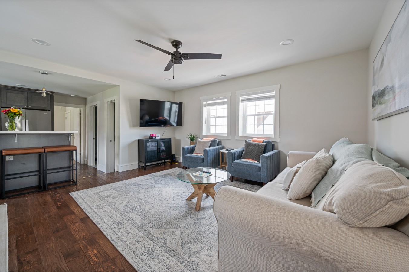 14 Thomas Apt 2