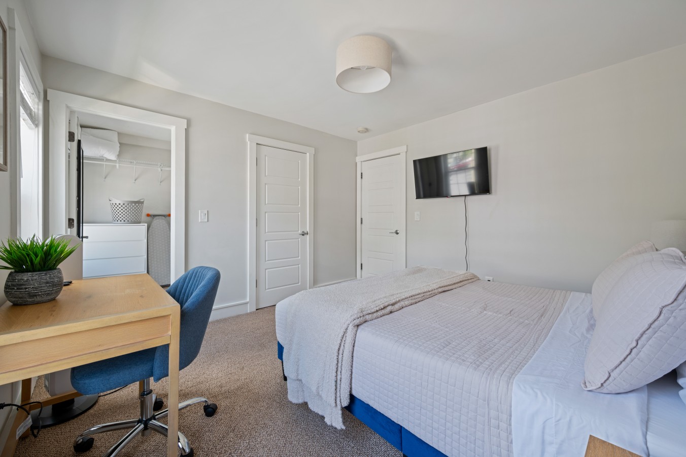 14 Thomas Apt 2