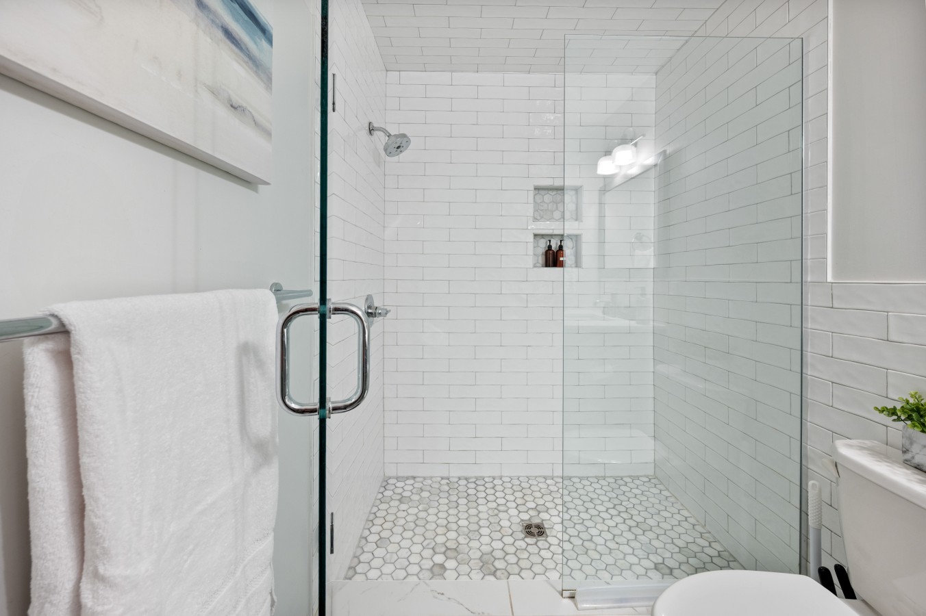 14 Thomas Apt 2