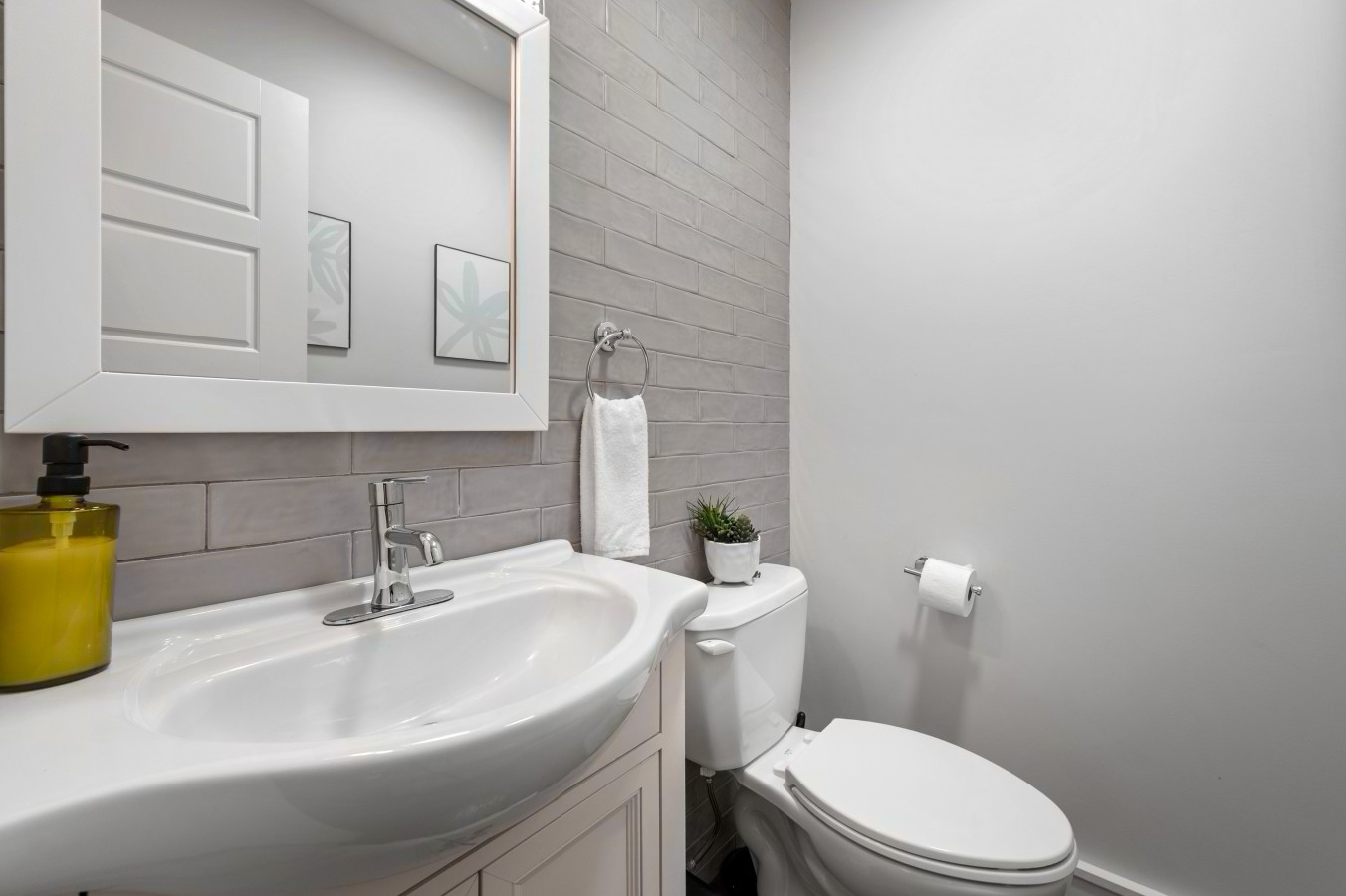 14 Thomas Apt 2