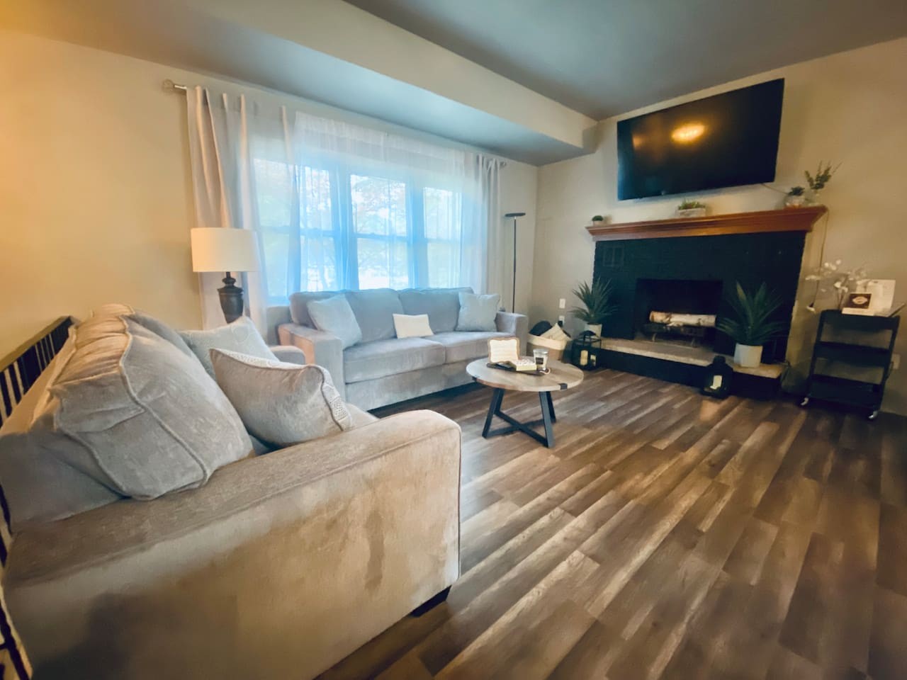 Indoor Hot Tub & Pool Table | 5BR Mile to Track