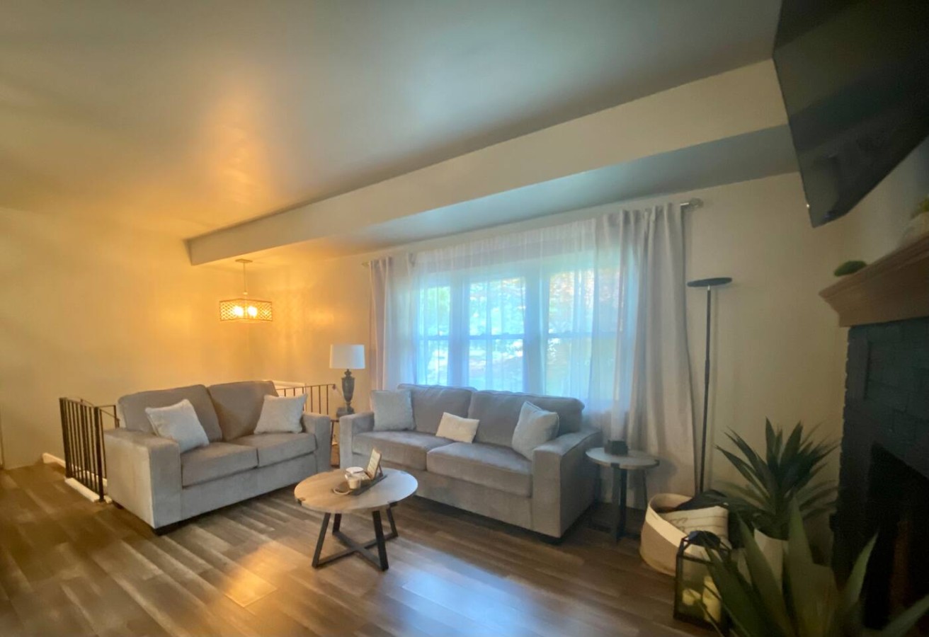 Indoor Hot Tub & Pool Table | 5BR Mile to Track