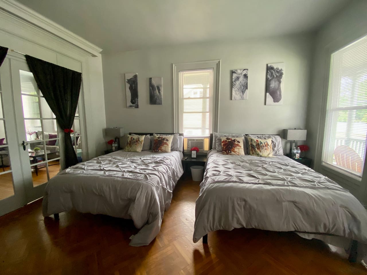 5BR 3 Bath | Walk to Track | Hot Tub, Sleeps 16