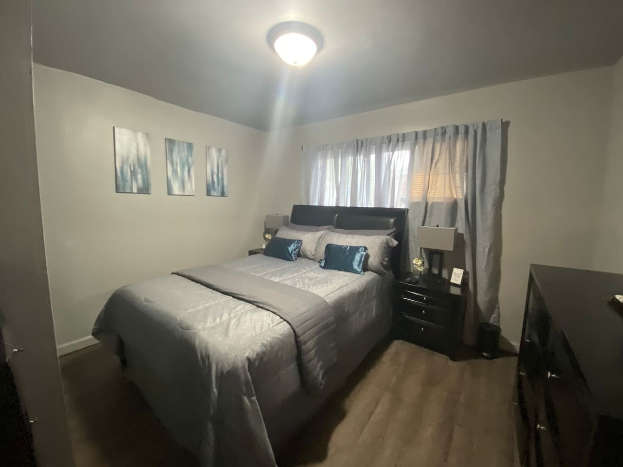 5BR 3 Bath | Walk to Track | Hot Tub, Sleeps 16