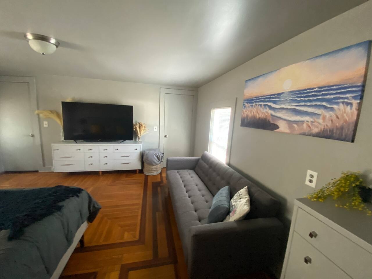 5BR 3 Bath | Walk to Track | Hot Tub, Sleeps 16