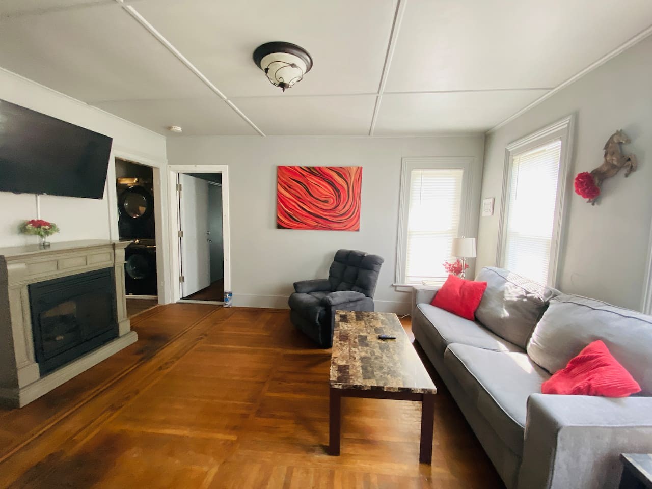 5BR 3 Bath | Walk to Track | Hot Tub, Sleeps 16