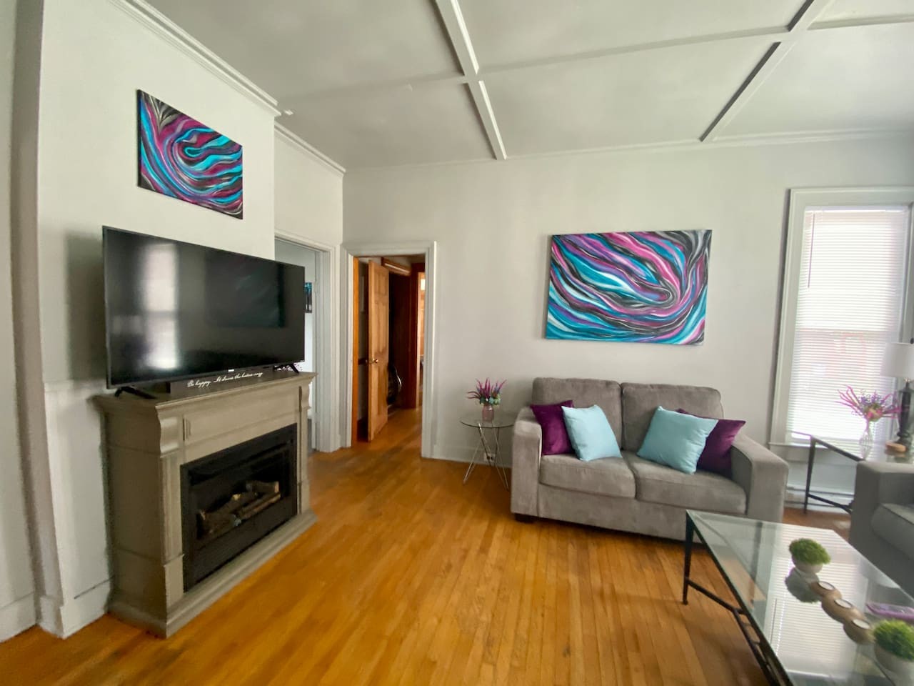 5BR 3 Bath | Walk to Track | Hot Tub, Sleeps 16