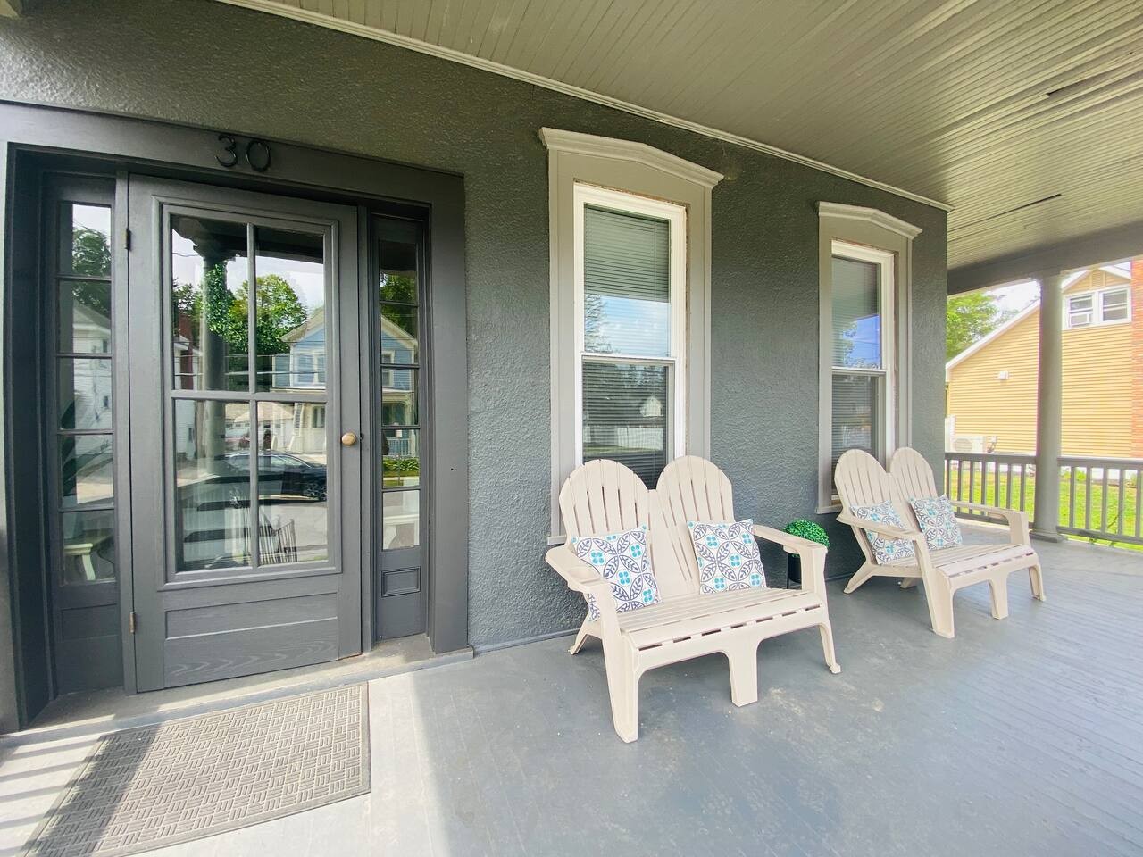 5BR 3 Bath | Walk to Track | Hot Tub, Sleeps 16