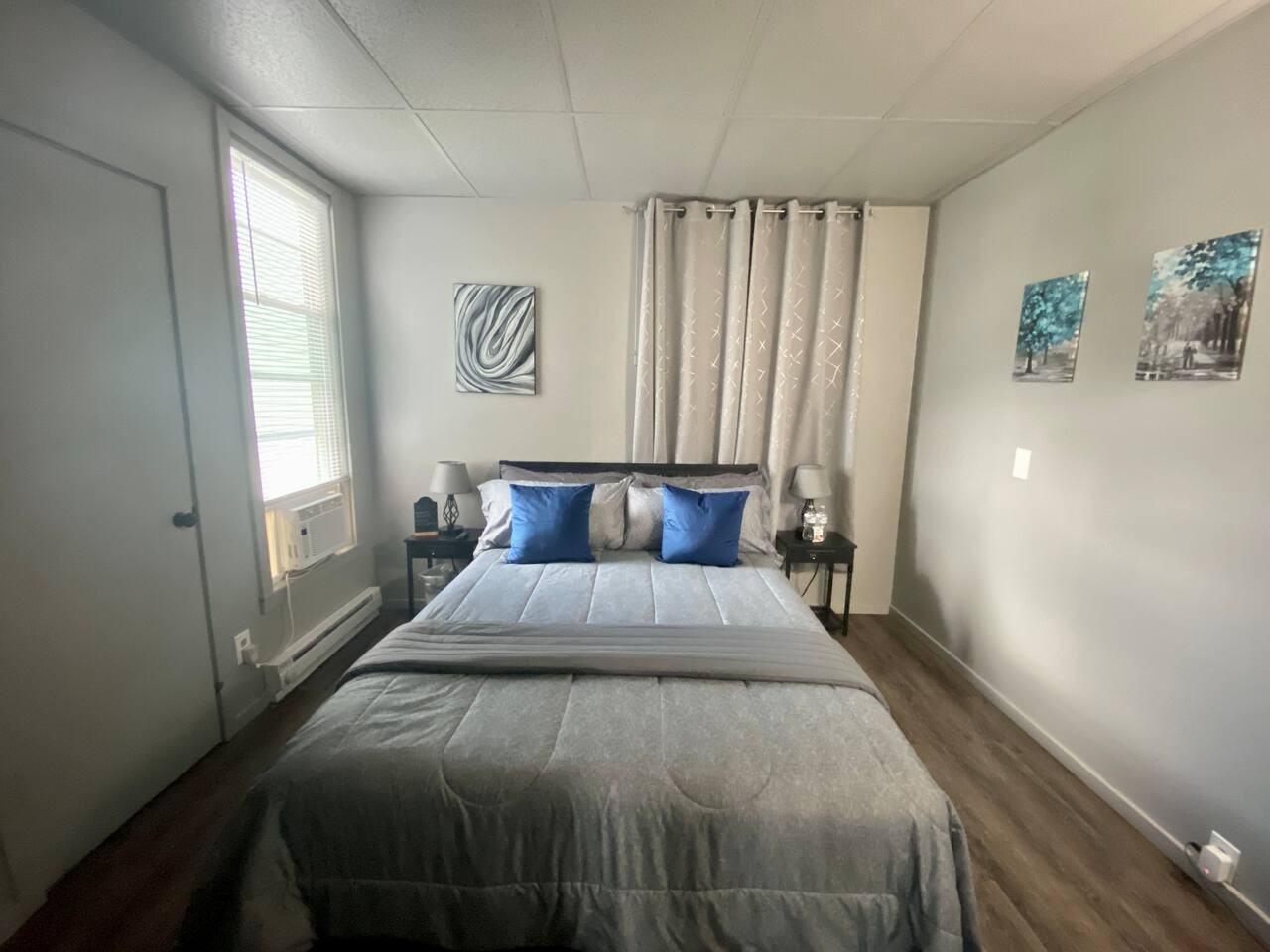 5BR 3 Bath | Walk to Track | Hot Tub, Sleeps 16