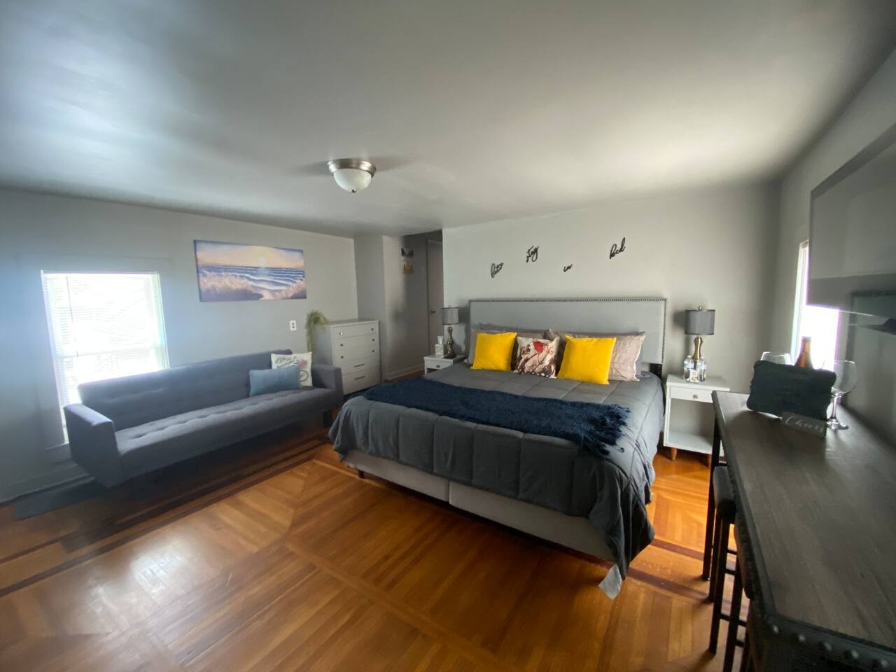 5BR 3 Bath | Walk to Track | Hot Tub, Sleeps 16