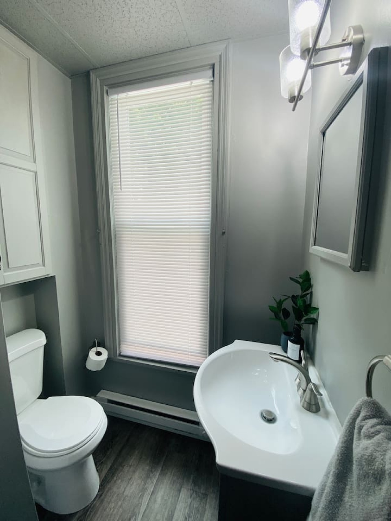 5BR 3 Bath | Walk to Track | Hot Tub, Sleeps 16