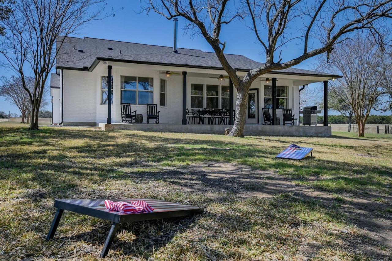 Secluded Liberty Hill farmhouse surrounded by wide-open Texas land