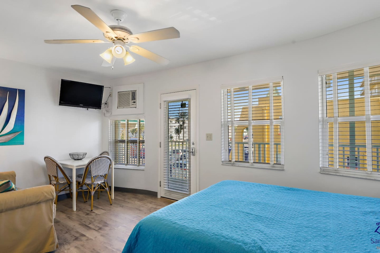 Sea Rocket 17: Second Floor Serenity In North - North Redington Beach, FL