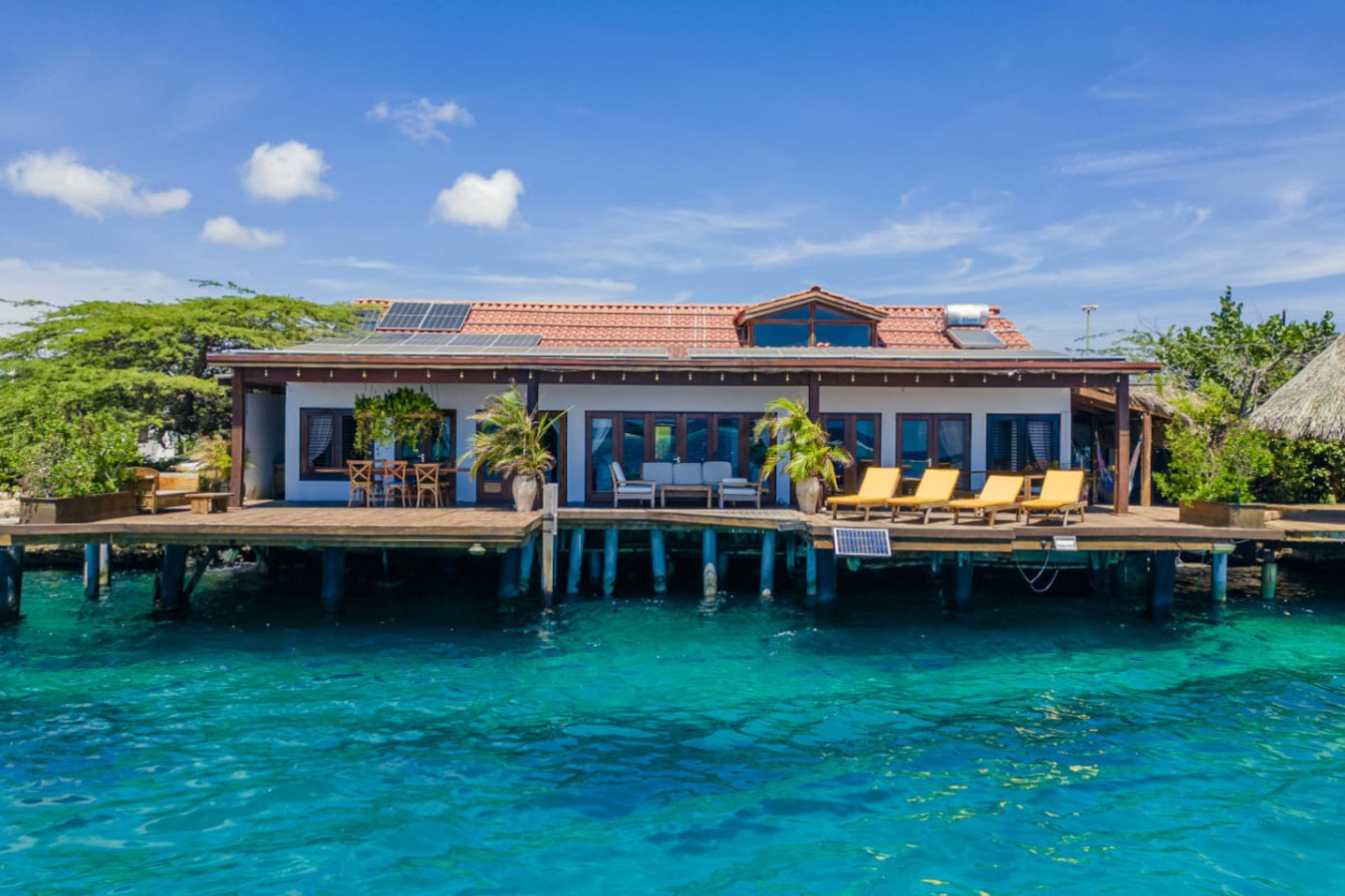 Off-grid Oceanfront Villa With Overwater Deck - Aruba