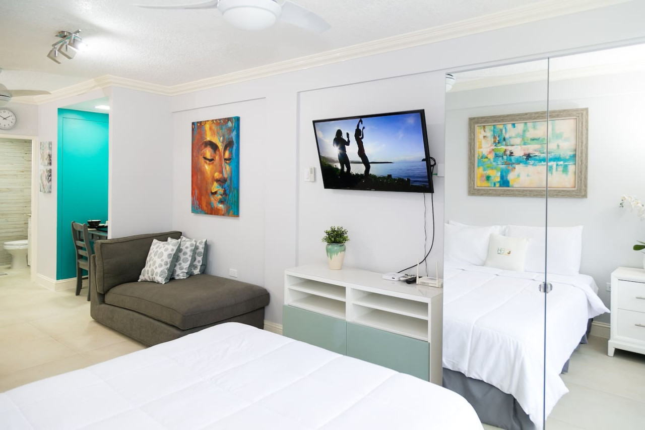 Choose To Be Happy @ Stay-Awhile [Studio] 6