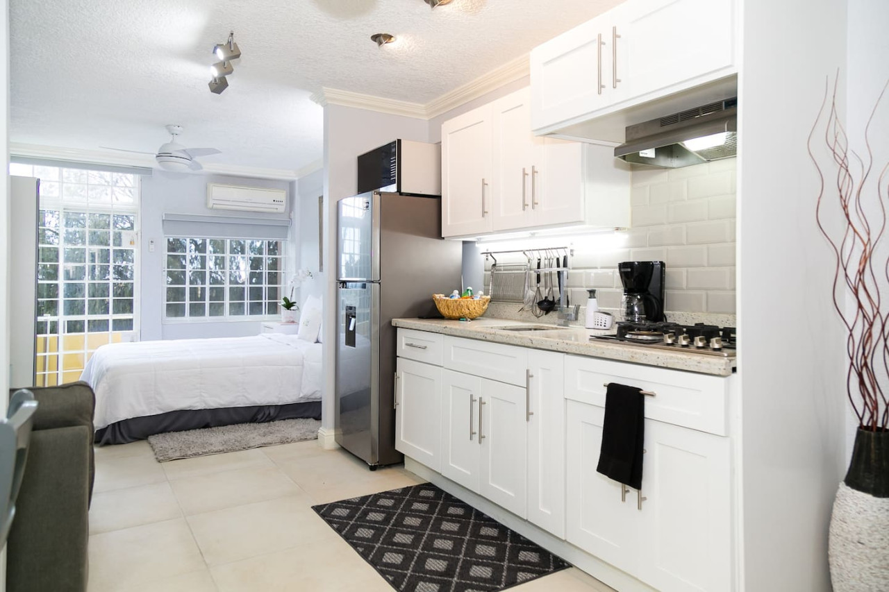 Choose To Be Happy @ Stay-Awhile [Studio] 3