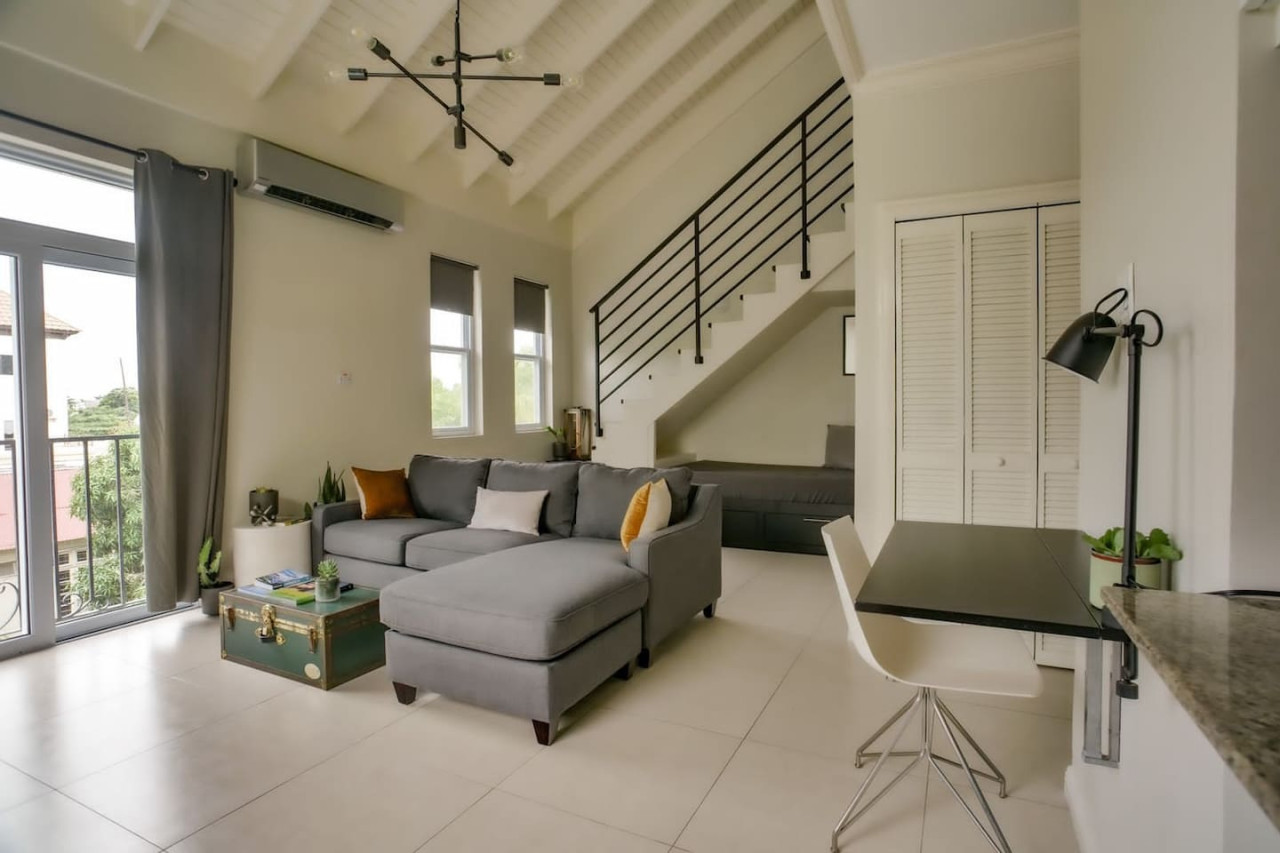 CTBH @ EI8HT 1-BR Glass Loft #25 & Penthouse #26