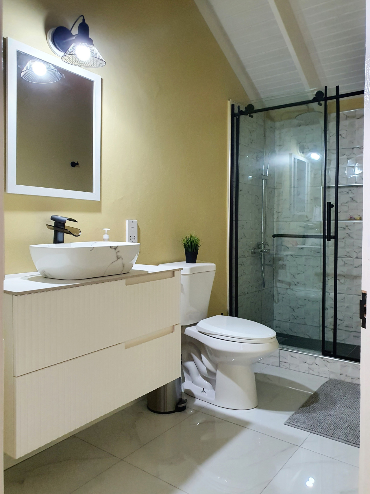 Choose To Be Happy @ The Seville #C4 [2-Bedroom] 5