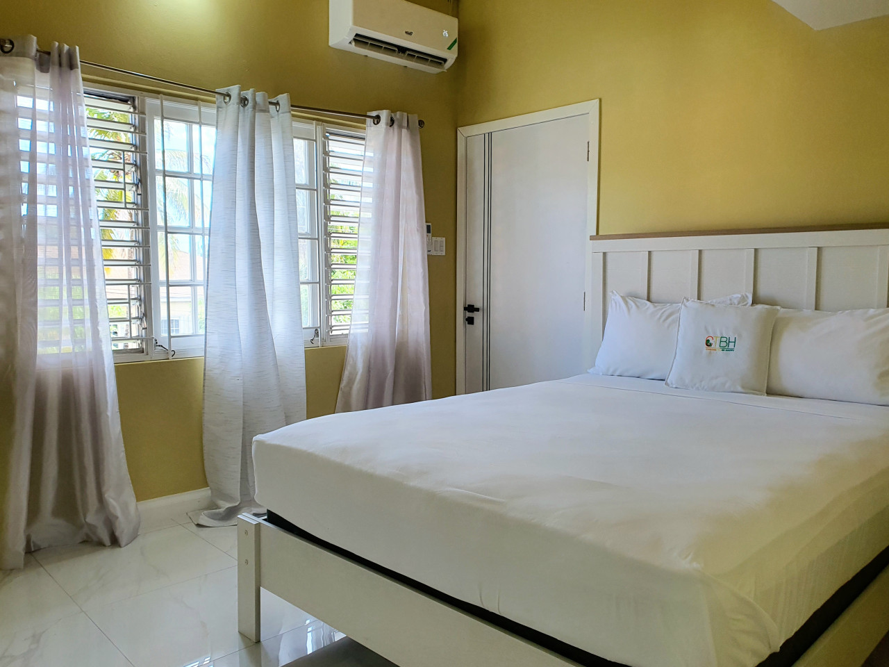 Choose To Be Happy @ The Seville #C4 [2-Bedroom] 3