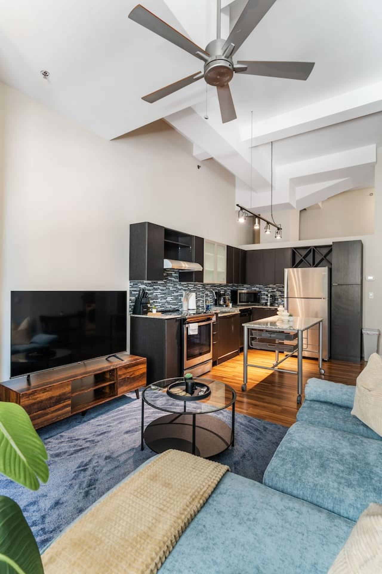 1 Bed+co-working+Stadium+CBD!