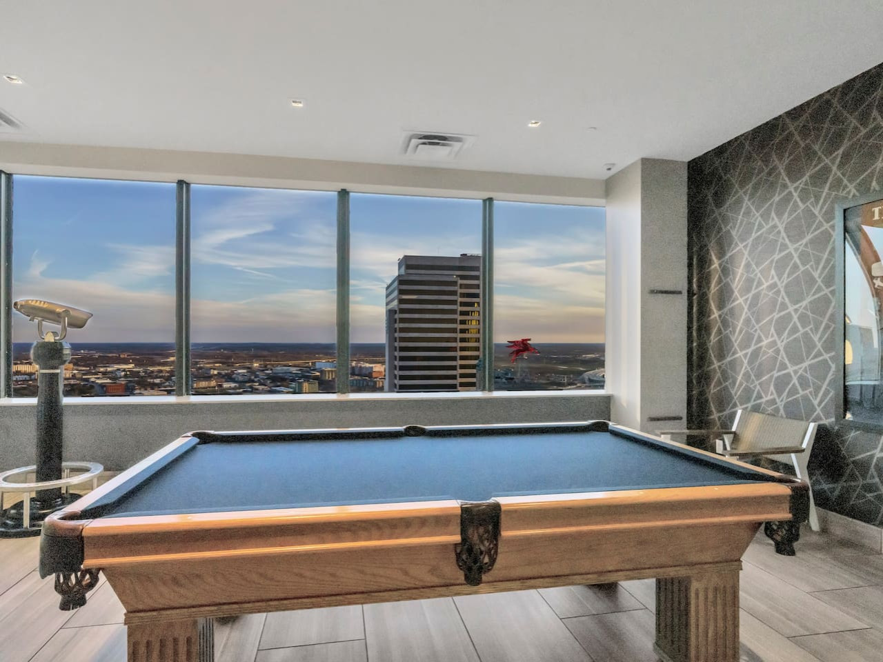 Spacious gaming room
