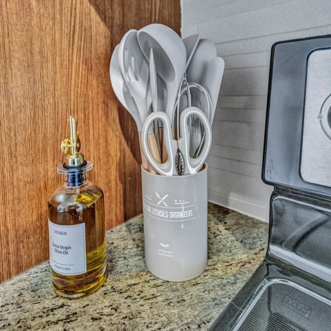 Fully equipped kitchen with all the tools you need for a perfect culinary experience. Enjoy the convenience of having everything at your fingertips!
