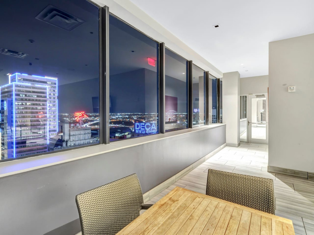 A sophisticated design that is gender-neutral so everyone can enjoy the living space throughout the day.