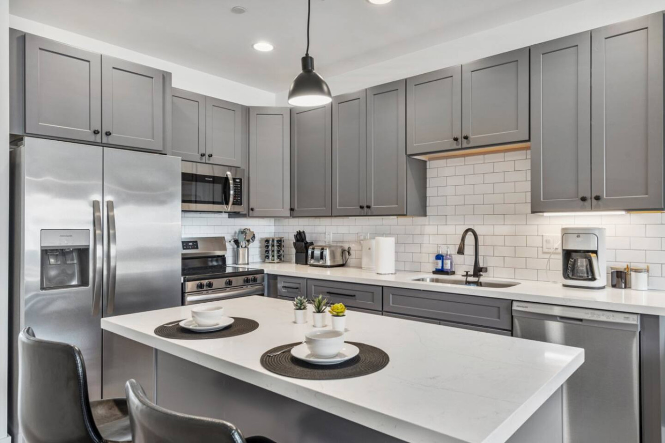 Full kitchen