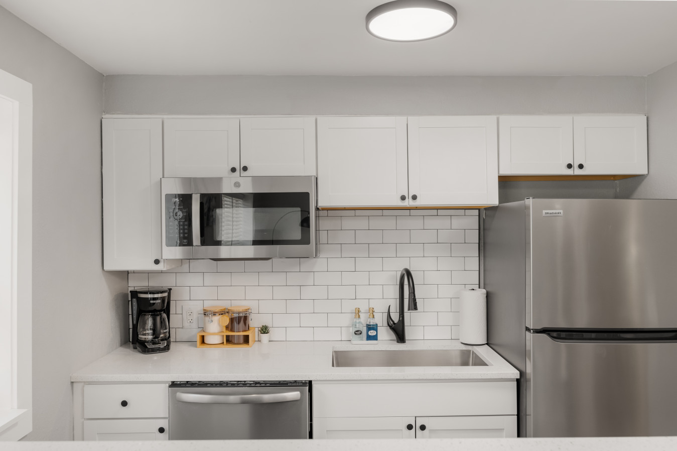 16-515 W 46th St - Kelly Edits - 40.jpg