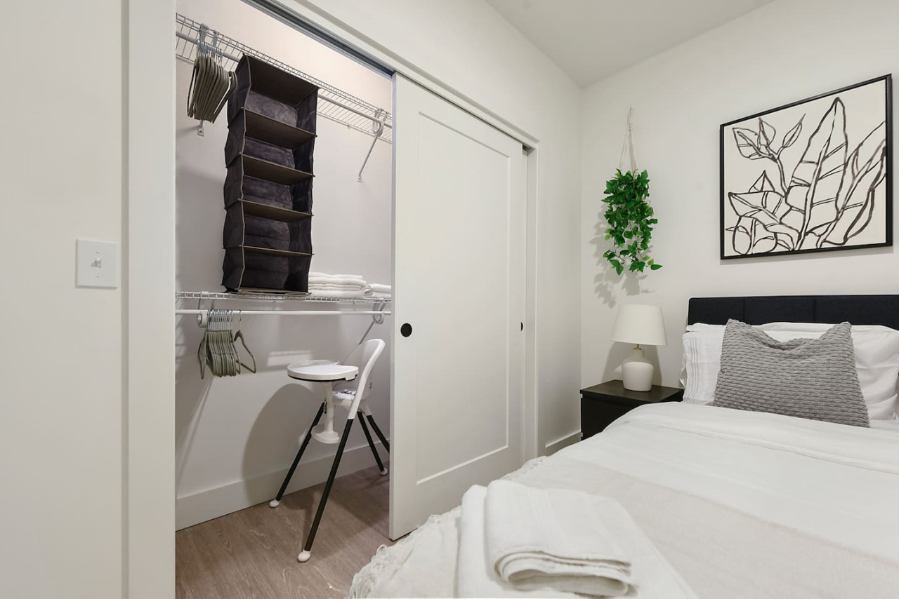 Spacious bedroom with stylish decor, perfect for unwinding after a day of exploring the local area.