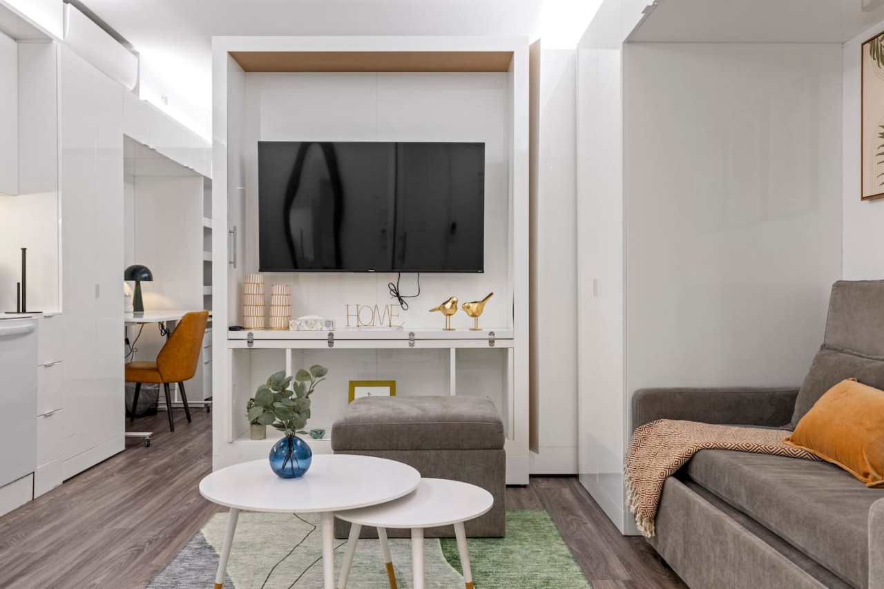 The living room invite you to relax and unwind, with a layout designed to maximize comfort and tranquility.