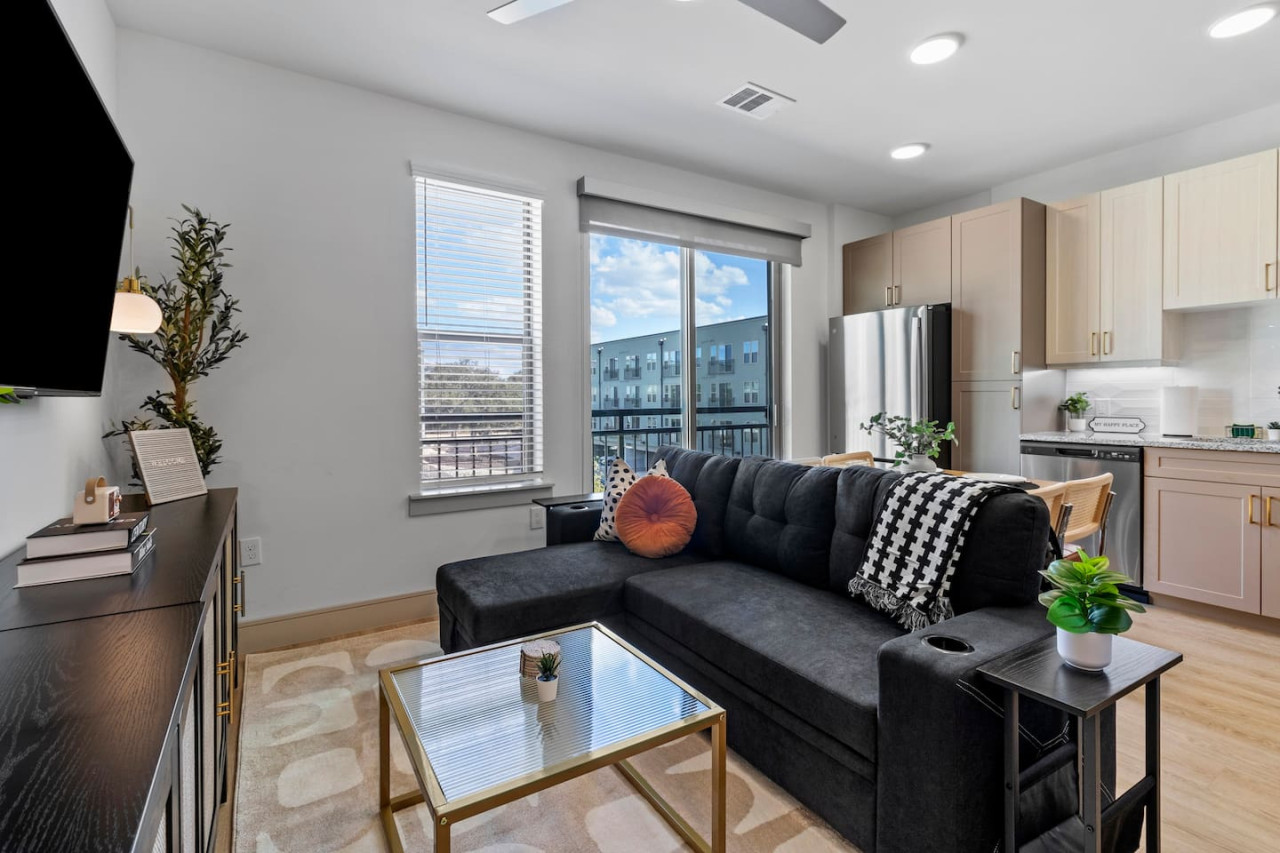 The living room invite you to relax and unwind, with a layout designed to maximize comfort and tranquility.