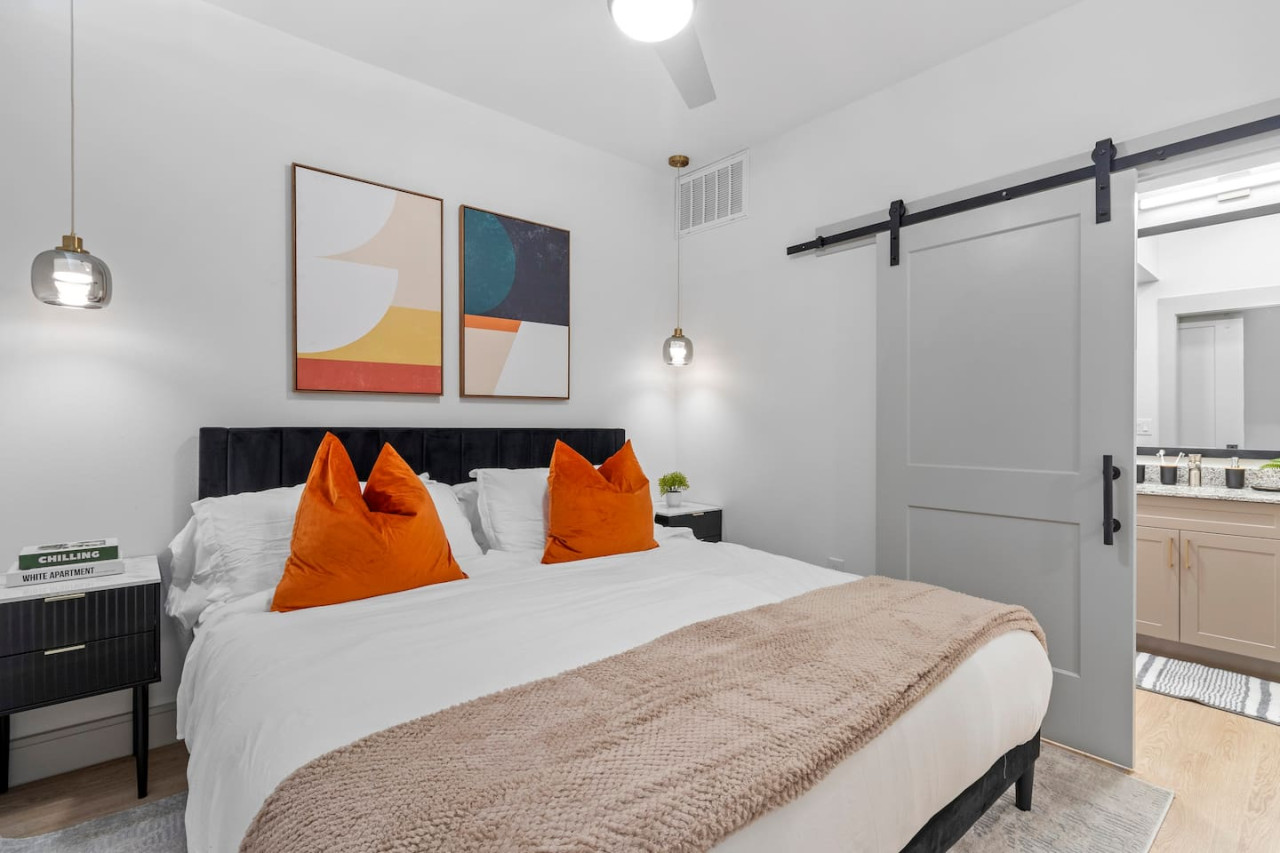 As you lie back on the queen bed, you are surrounded by elegant decor and a soothing color palette that calms the senses.