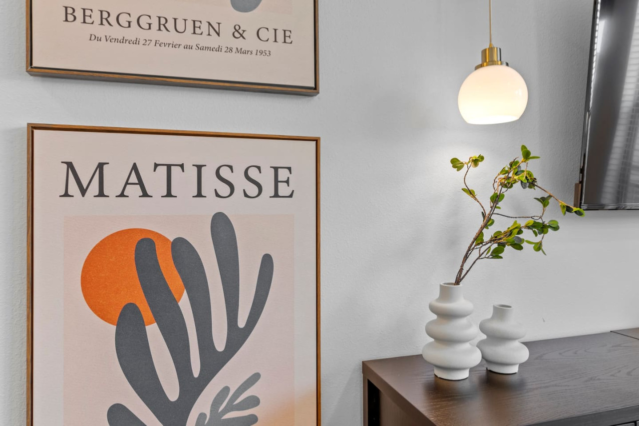 You are surrounded by tasteful decor and warm tones for a perfect setting for any occasion.