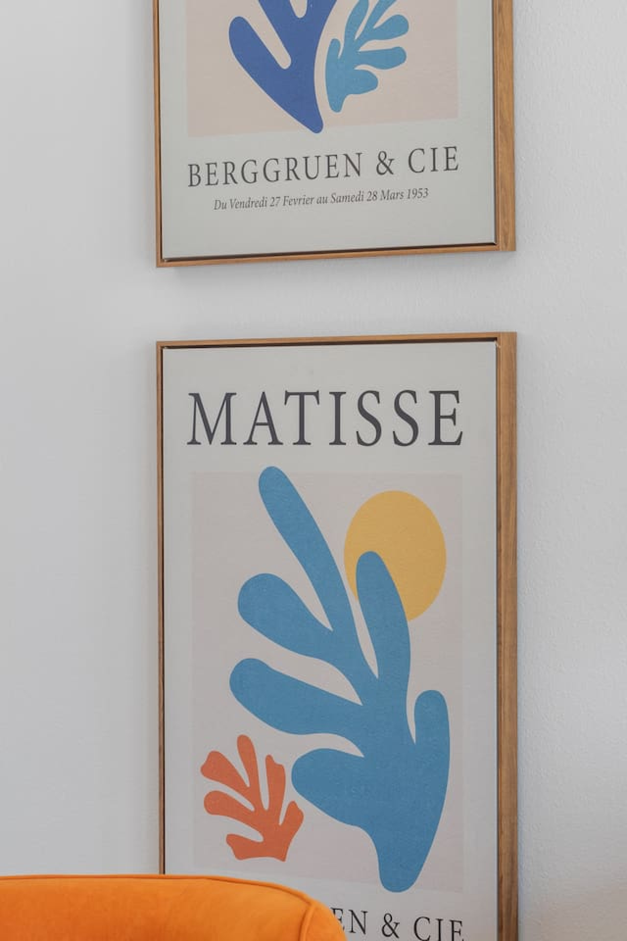 Accent wall frames for making the interior more beautiful