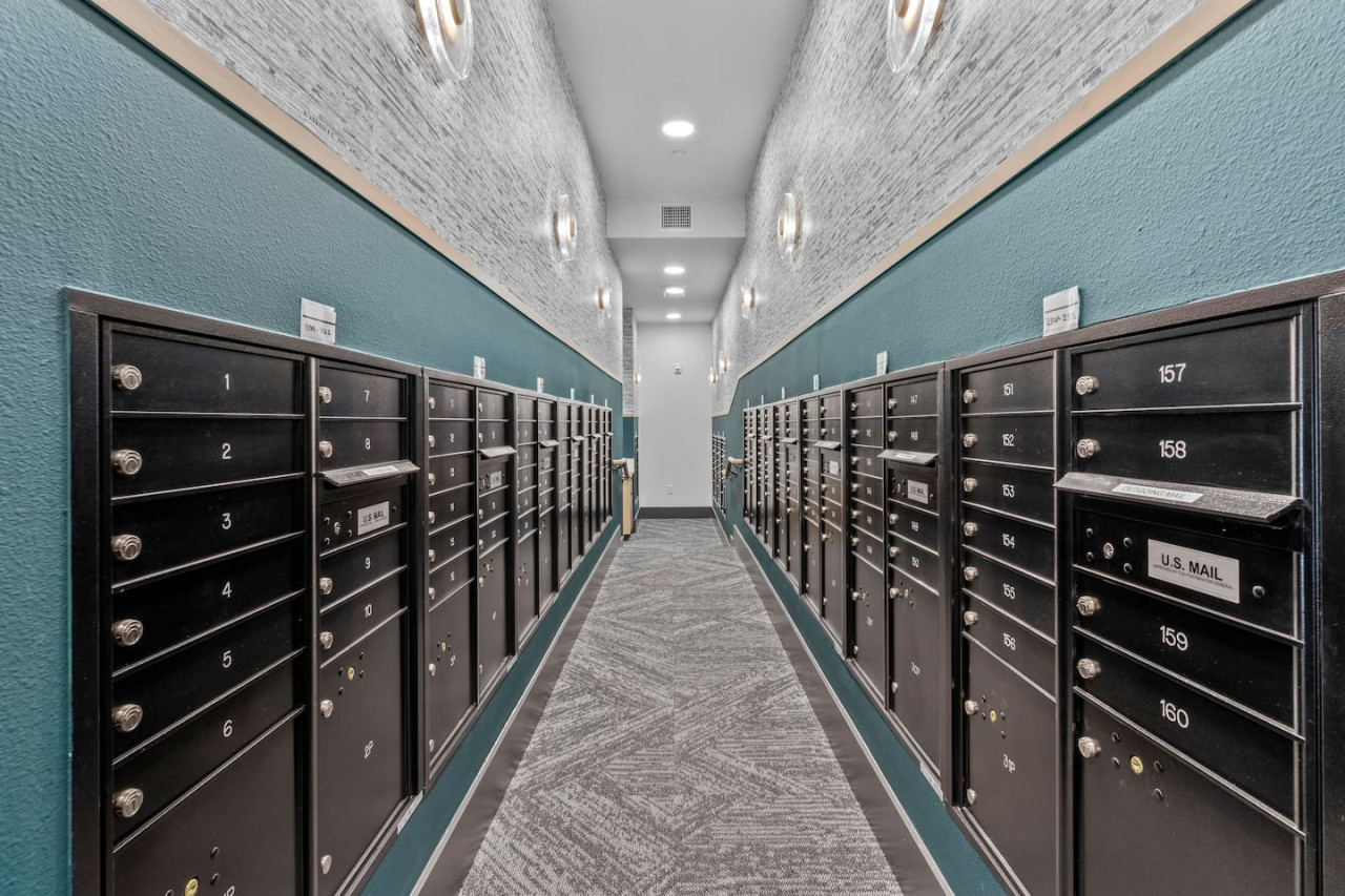 Spacious mail room area