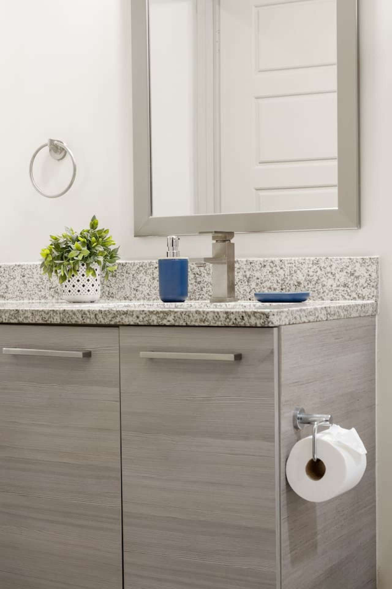 Step into this sparkling clean bathroom, offering you a refreshing retreat. Enjoy a hot shower surrounded by serene forest vibes, and wrap yourself in soft towels after a long day of exploring or relaxing.