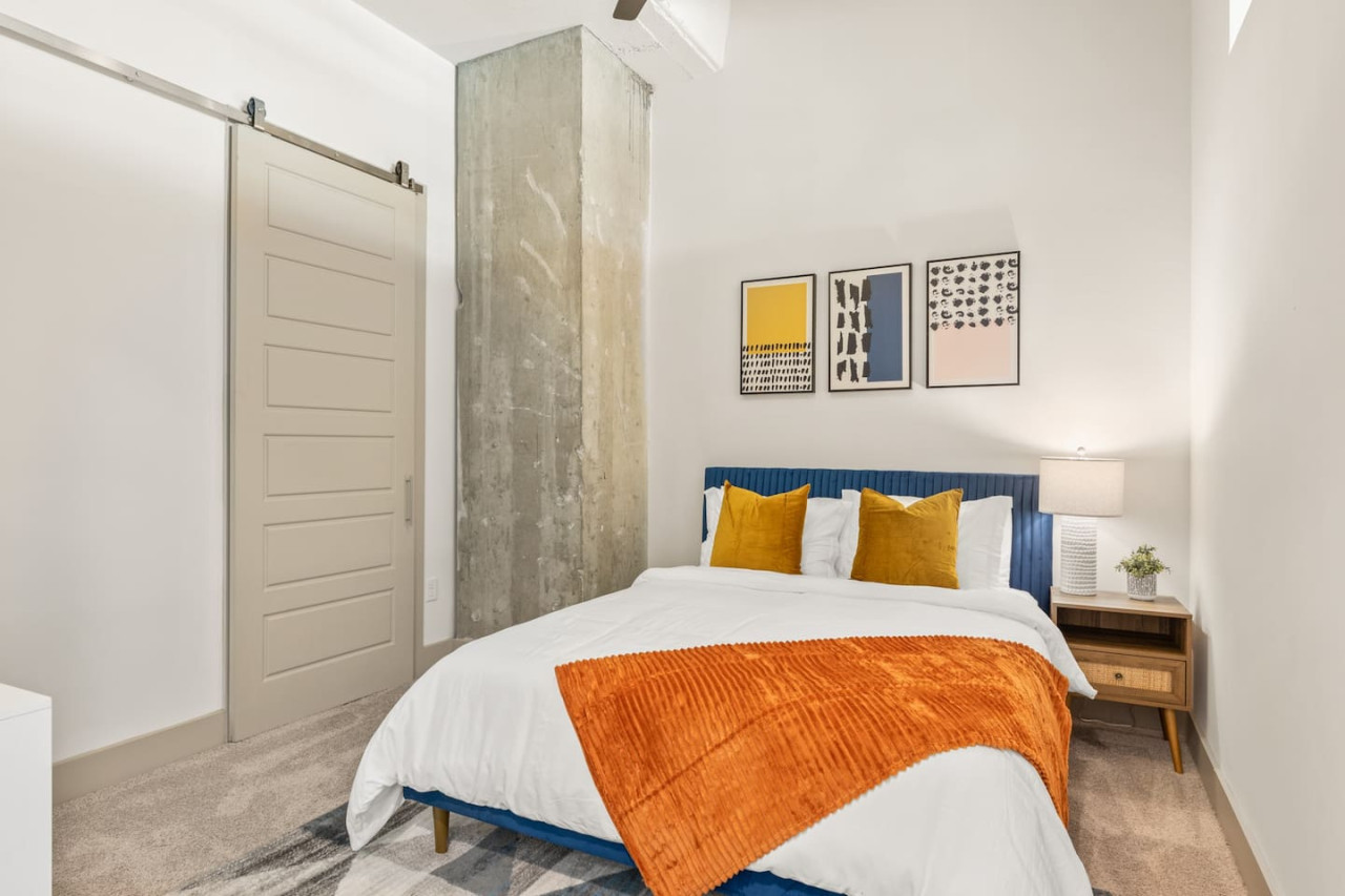 As you lie back on the queen bed, you are surrounded by elegant decor and a soothing color palette that calms the senses.