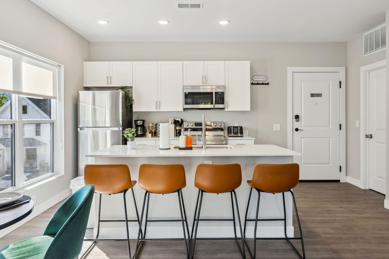 The bar’s inviting design encourages you to gather with friends, enjoy a drink, and create lasting memories.