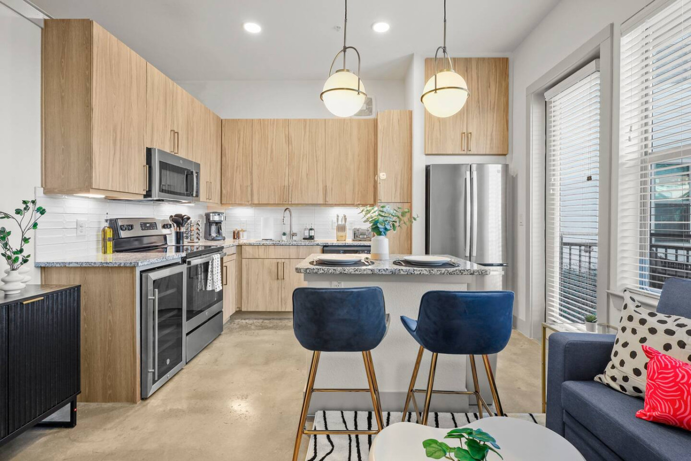 You can almost hear the sizzle of ingredients as you cook in the well-equipped kitchen, where every detail is designed for convenience.