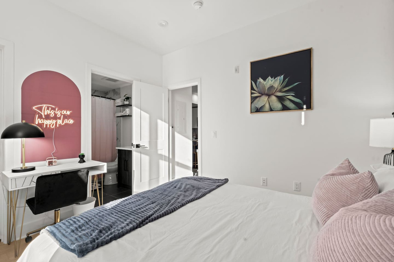 Queen Size Bed & Work Desk with Table Lamp