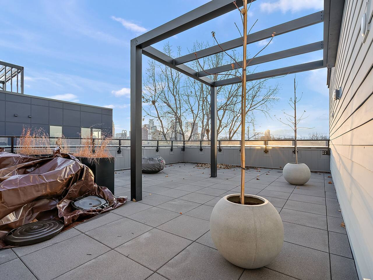 The outdoor areas’ plush seating beckons you to sink in and relax, surrounded by light and airy decor.